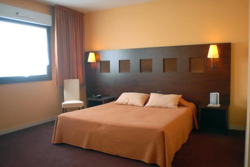 Hotel De Loire Et Restaurant Les Bateliers Trélazé 외부 사진